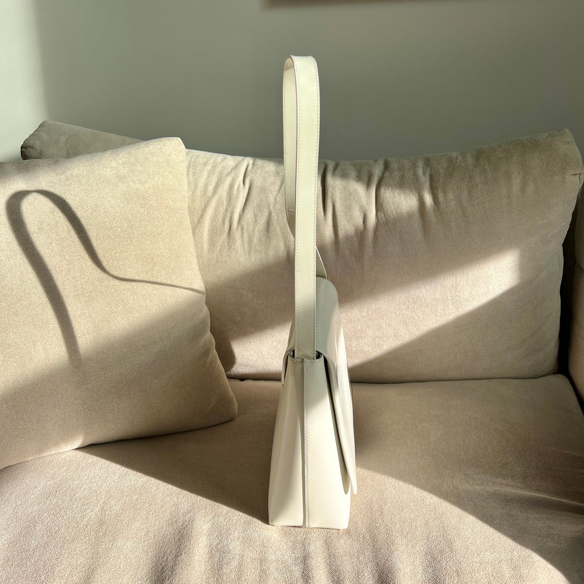 Gucci 2000s White Leather Shoulder Bag