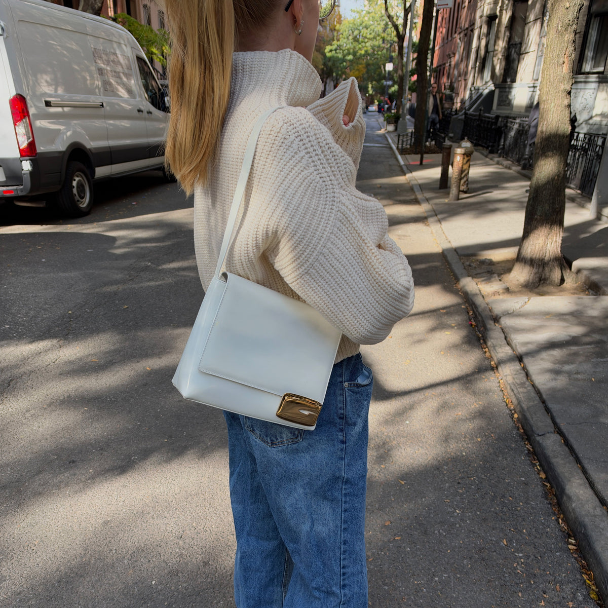 Gucci 2000s White Leather Shoulder Bag