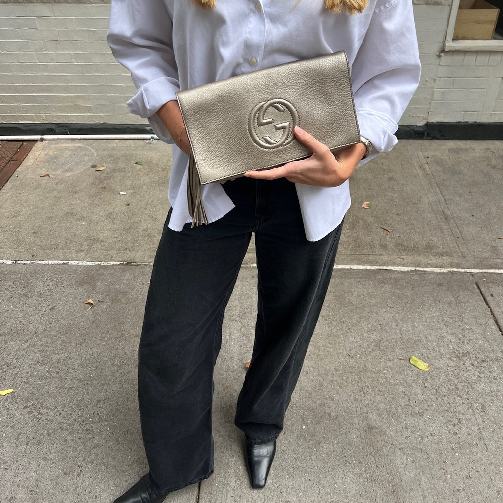 Gucci Soho Clutch in Metallic Pebbled Leather