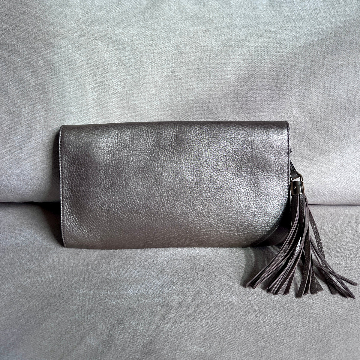 Gucci Soho Clutch in Metallic Pebbled Leather