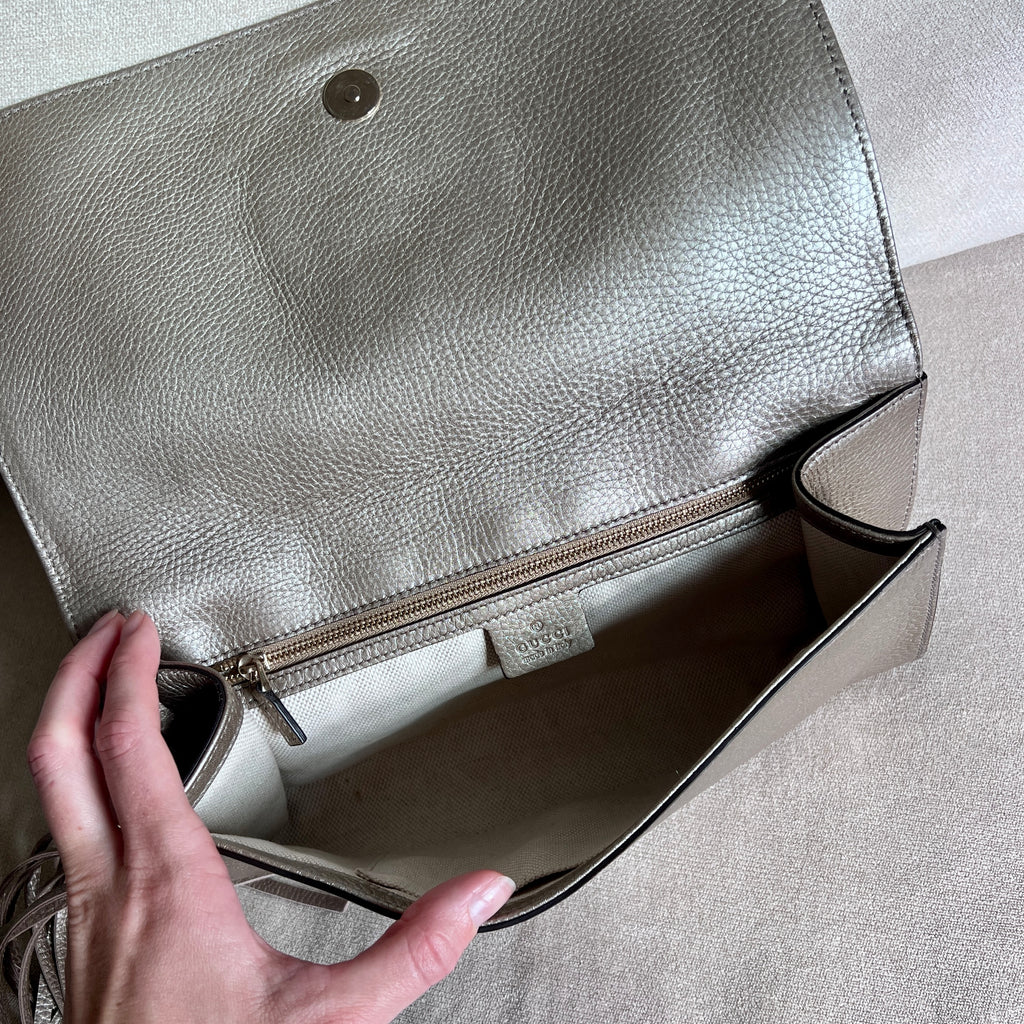 Gucci Soho Clutch in Metallic Pebbled Leather